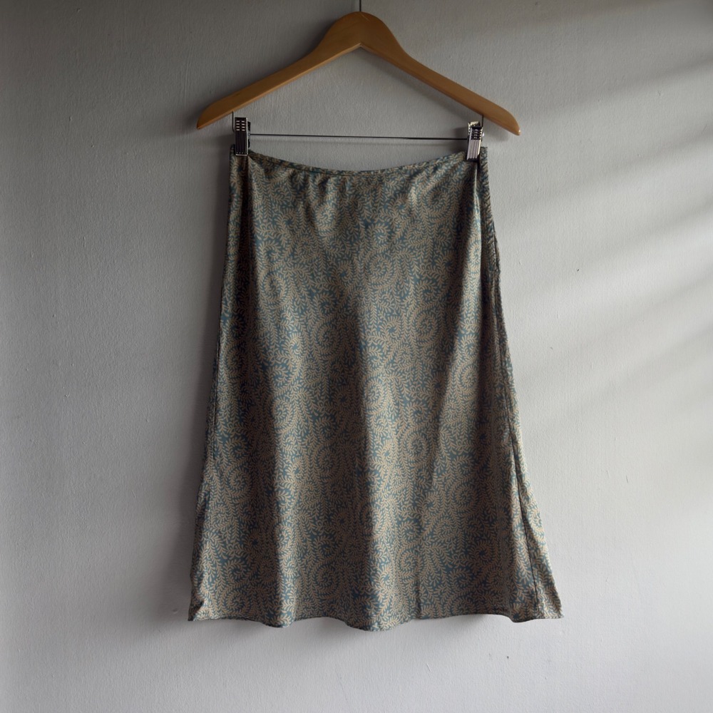 J.Crew 100% Silk Leaf Print Midi Skirt Womens Size Petite 6 Blue Tan Office